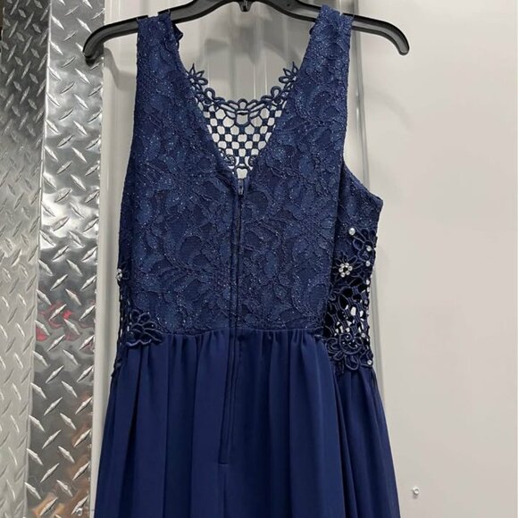 Dress - Picture 4 of 5